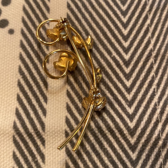 Vintage gold pin with red stones - Picture 3 of 4